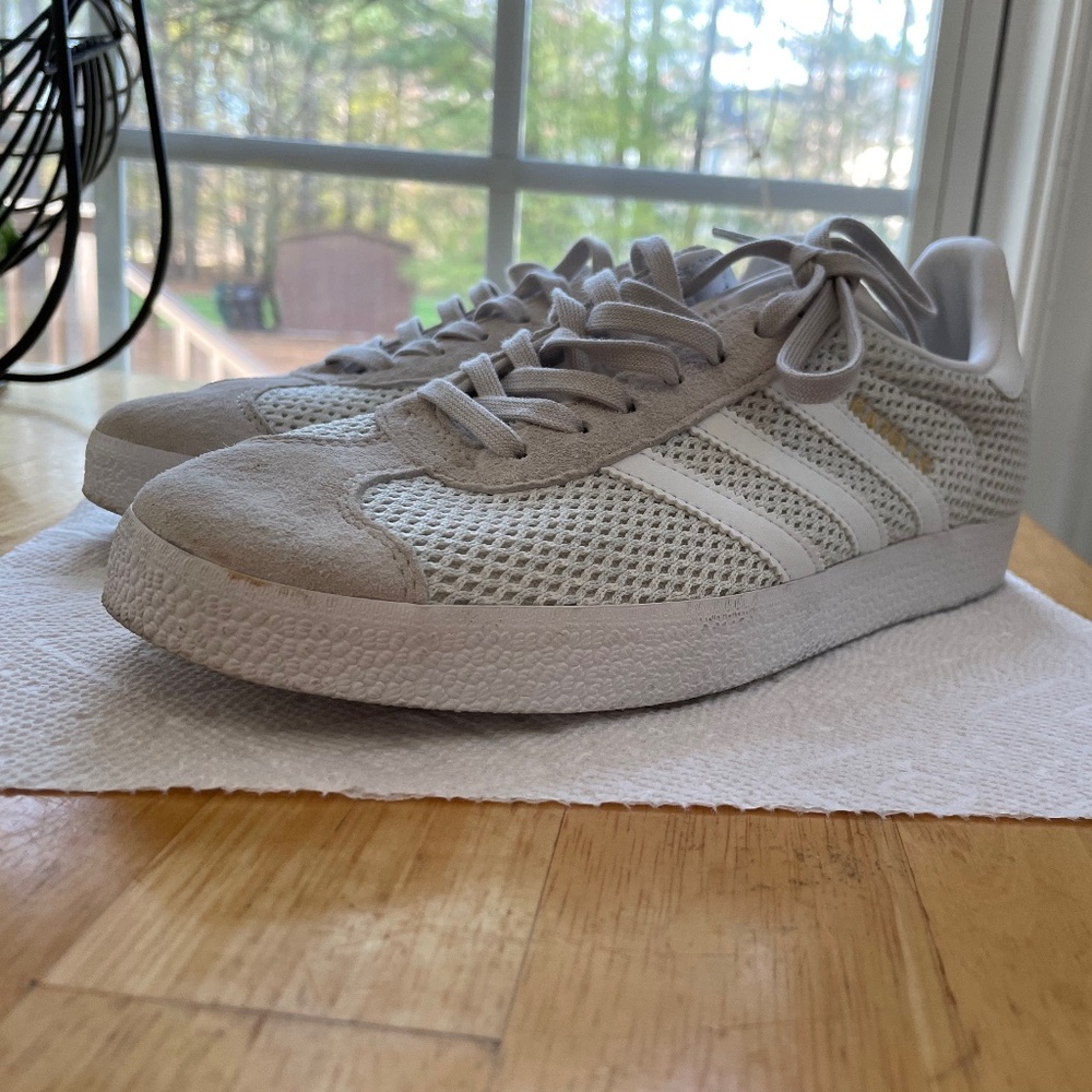 Adidas sneakers, worn only once. Size 7.
